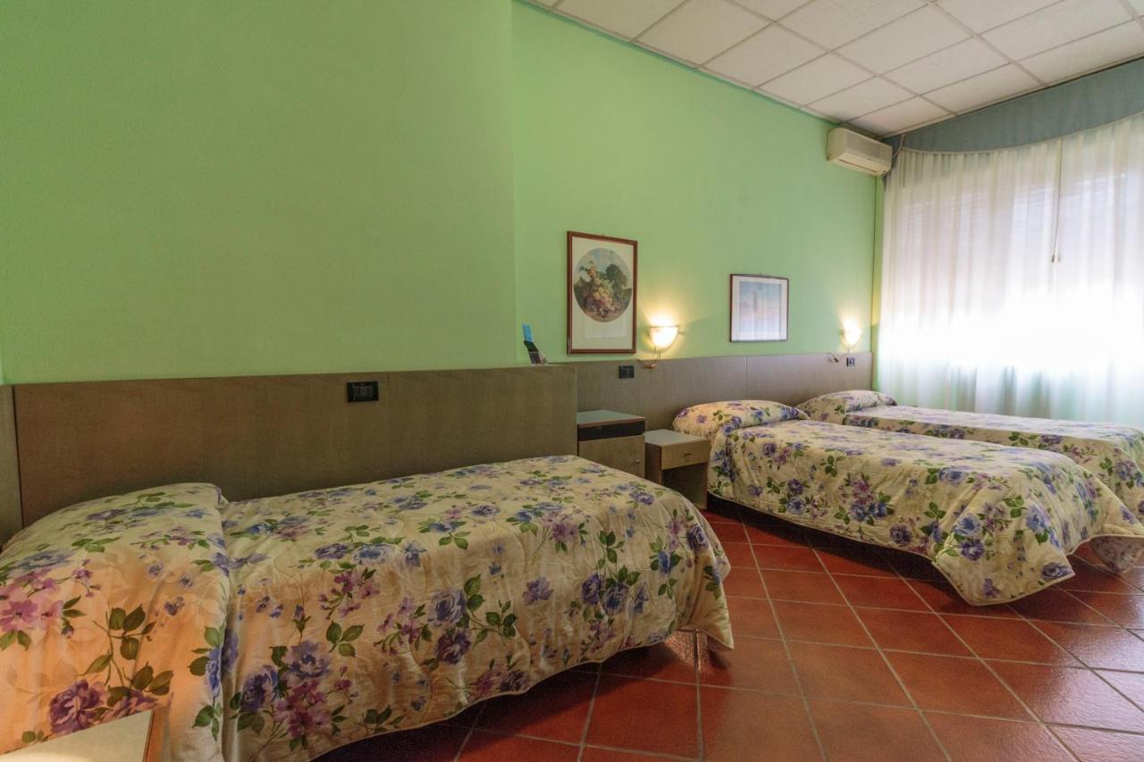 Hotel Il Telegrafo Melegnano Exterior foto